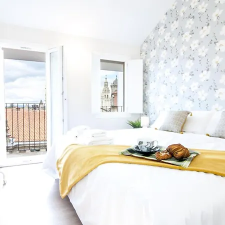 Loft Clock Tower Apartman *